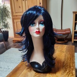 Tony of Beverly Wig “Britt” FULL MONO TOP!!   Very Good Condition.